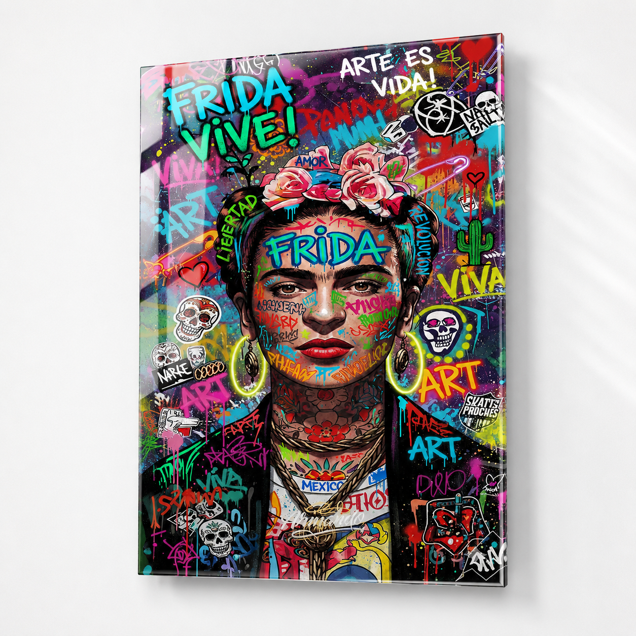 Frida Vive! Sokak Sanatı ve İkonik Frida Kahlo Dikey Cam Tablo
