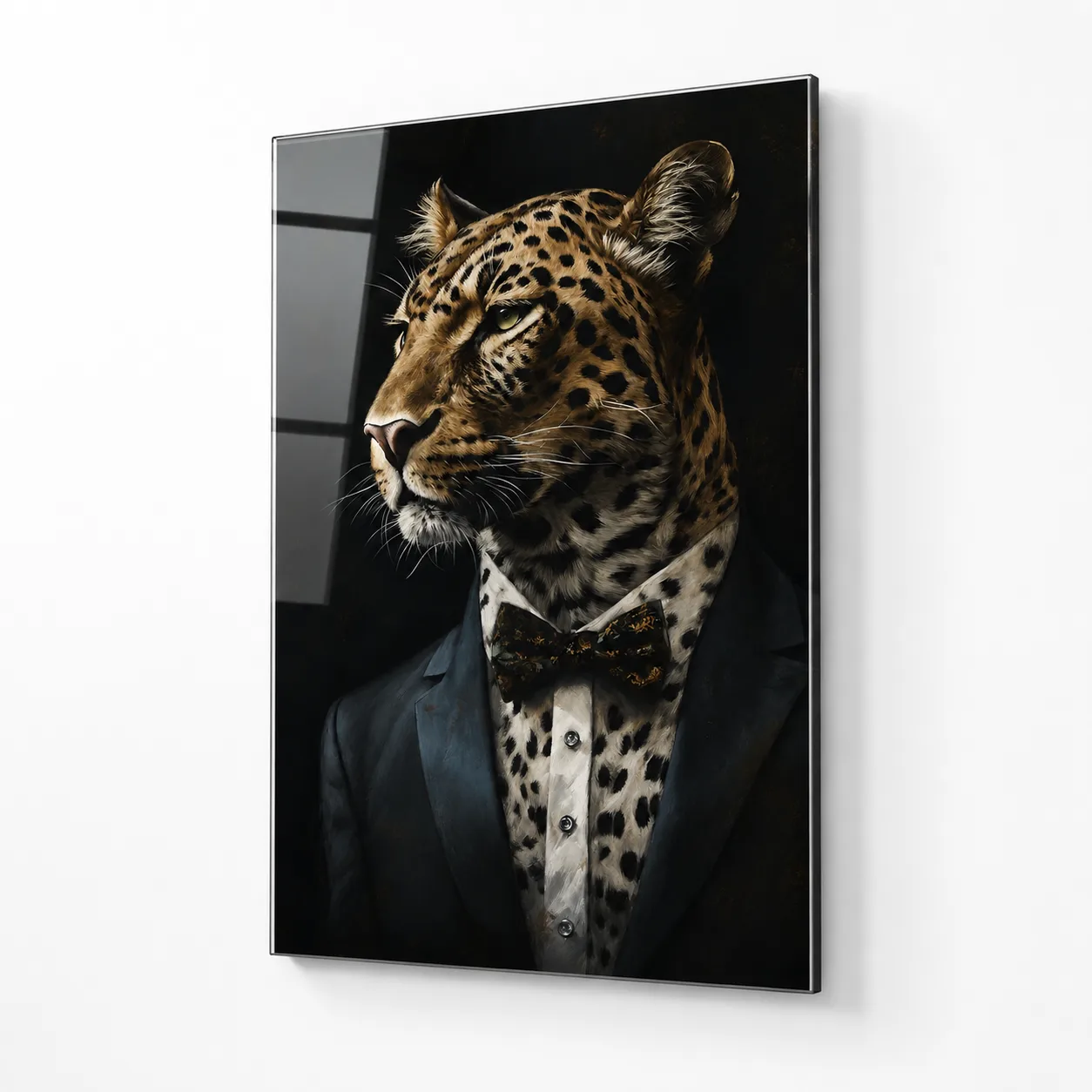 Smokinli Leopar Asil Duruş Dikey Cam Tablo